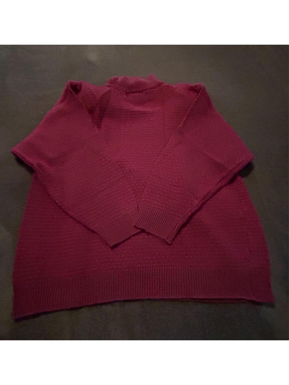 Cranberry Top - Size 1X (36/38)- Pre-owned - Picture 3 of 5